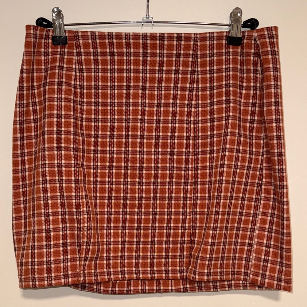 Aeropostale Women's Mini Skirt in Red and Brown Plaid - Women’s L